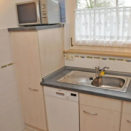 Roter Apartment Schillig